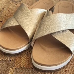 NWOT UGG Kari Metallic Sandals